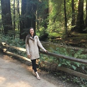 Meet your Posher, Carrie